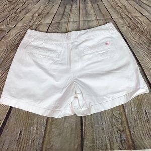 Vineyard vines white shorts